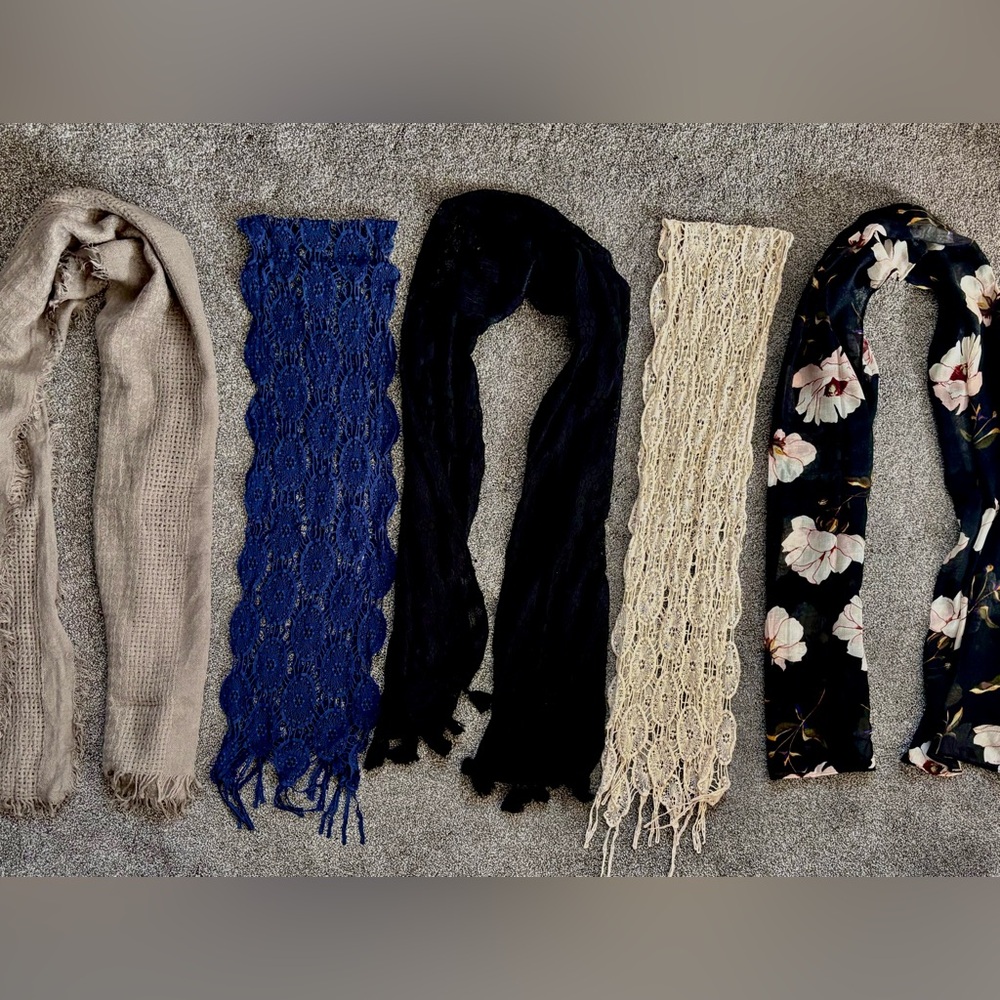 Maurice’s  - BUNDLE Set/Lot OF (5) Scarves!🧣 
EXCELLENT CONDITION | OS |